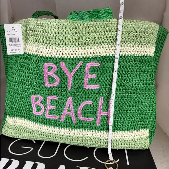 Icing Green and Pink Tote Bag with Playful Beach Design - Picture 3 of 9